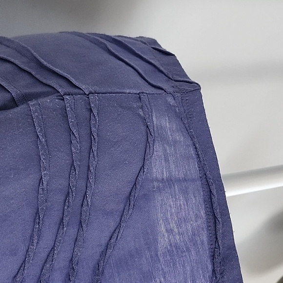 Simply Vera Vera Wang lilac cap sleeve tee with detail - Picture 7 of 12